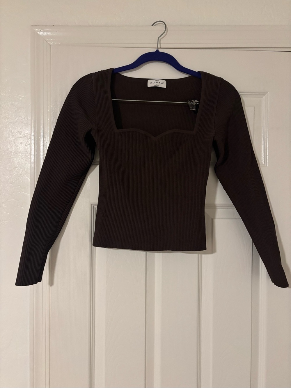 Babaton Aritzia Sculpt Knit Sweetheart Size M - Picture 4 of 8